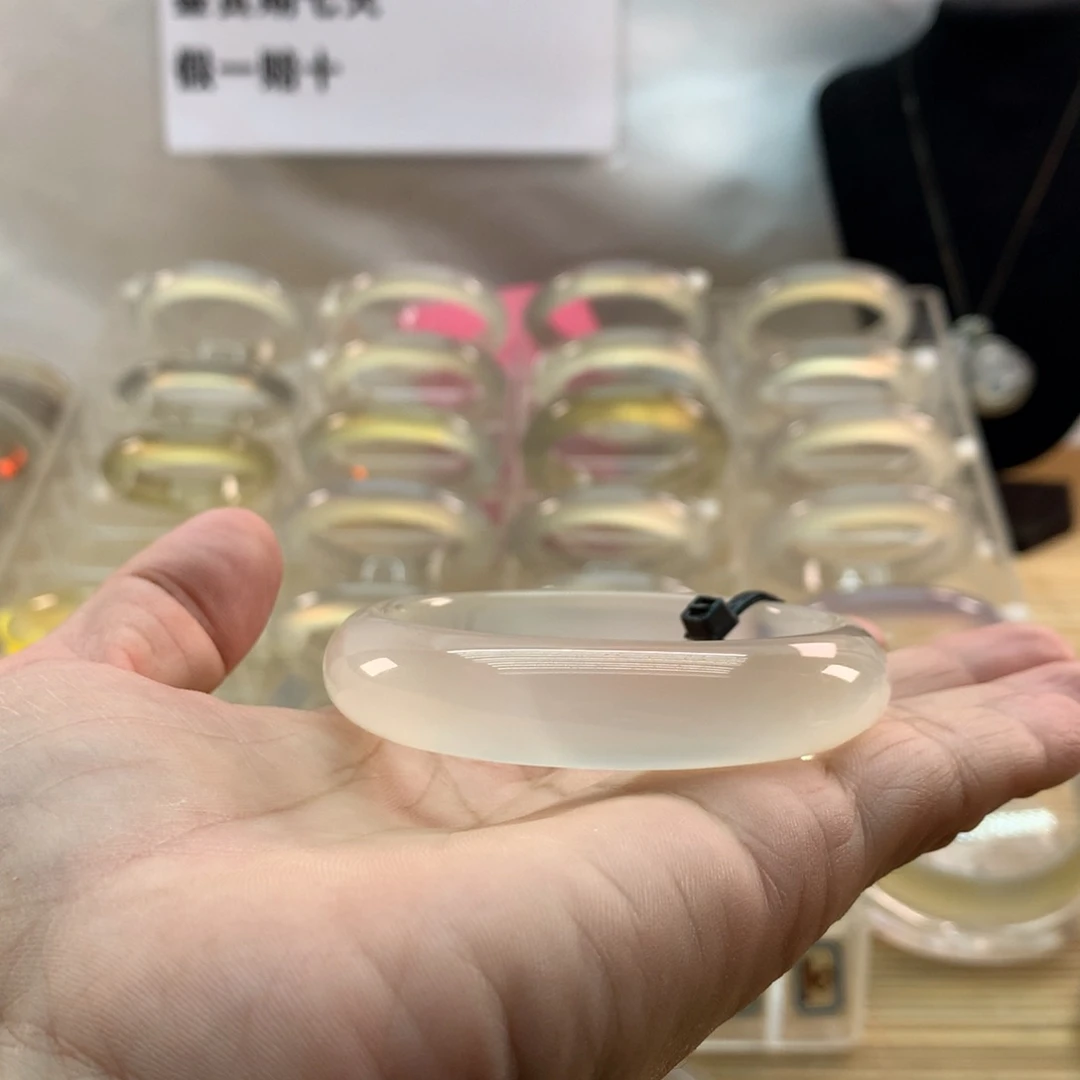 手镯玛瑙/玉髓未镶嵌