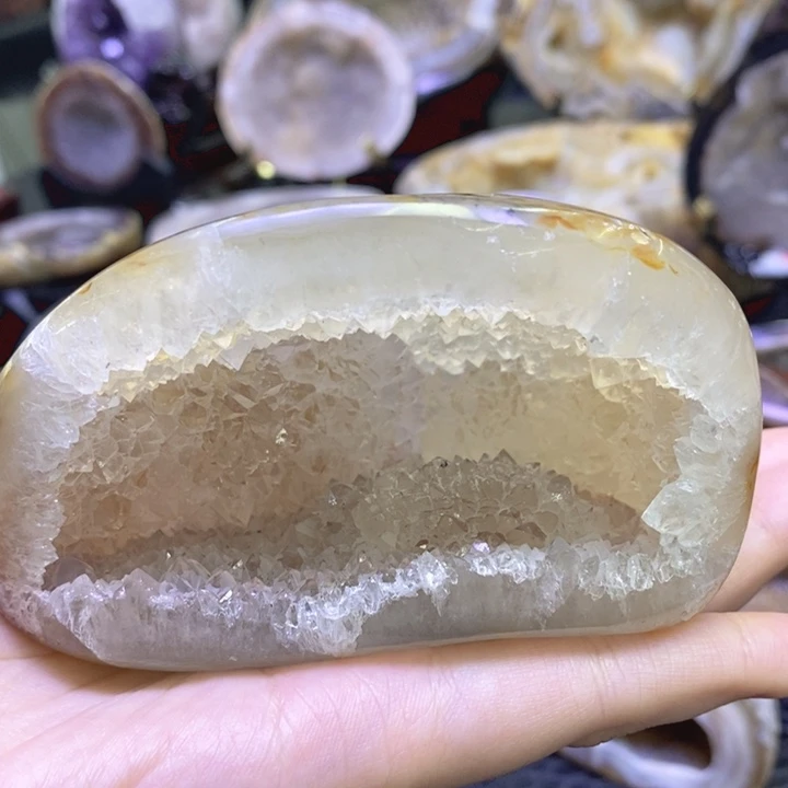 未镶嵌珠宝半成品紫晶白晶洞