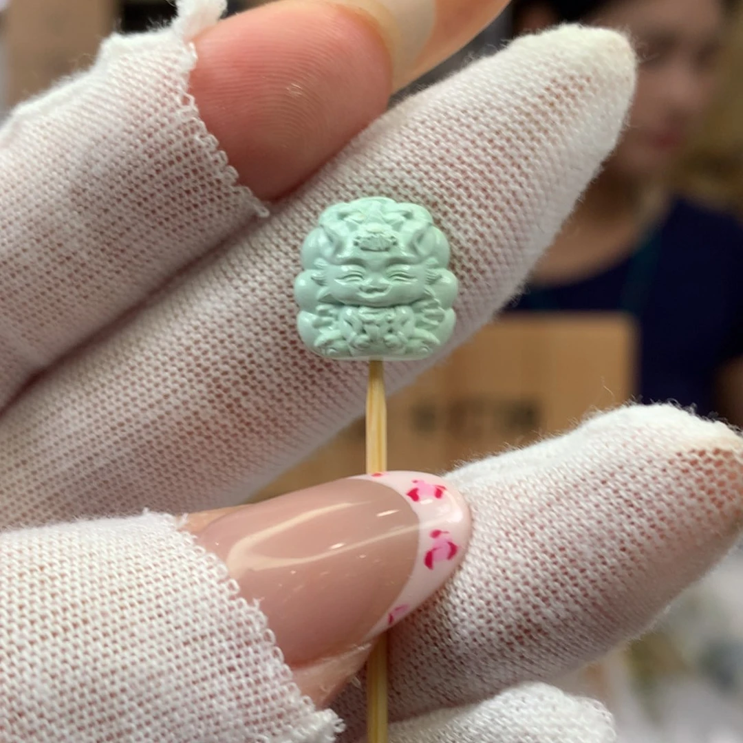 绿松石未镶嵌挂件