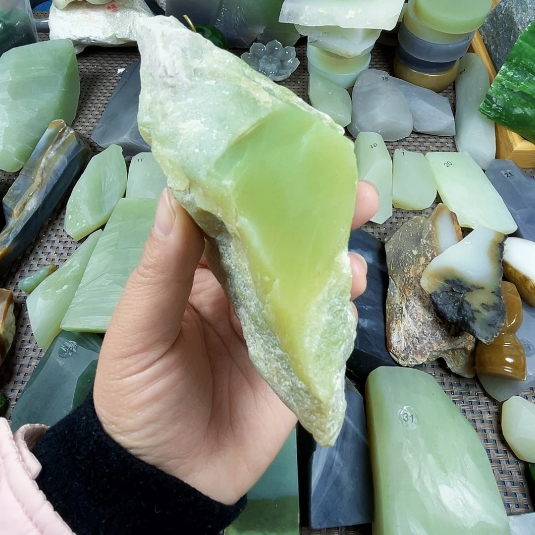 和田玉颈饰未镶嵌方****倍