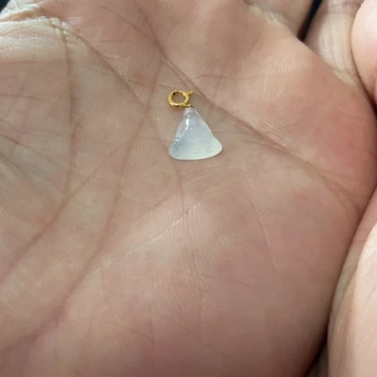 翡翠18K金镶嵌颈饰冰胶的