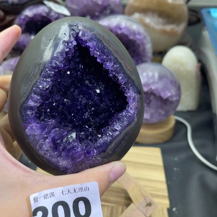 紫晶未镶嵌大型摆件（非配饰）