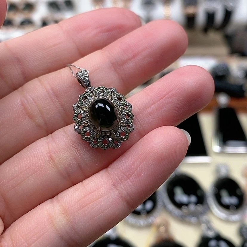 【闪购商品】翡翠吊坠(不含链)18K金镶嵌