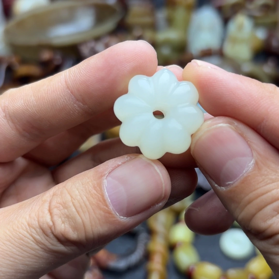 和田玉未镶嵌吊坠(不含链)