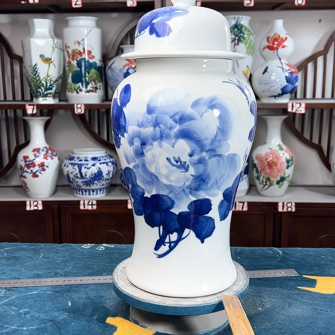 摆件景德镇陶瓷将青牡