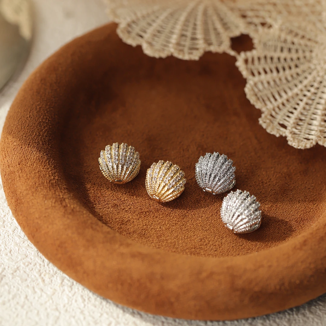 合金合成锆石耳饰 重工微镶贝壳耳扣法式轻奢名媛耳环高级感耳饰