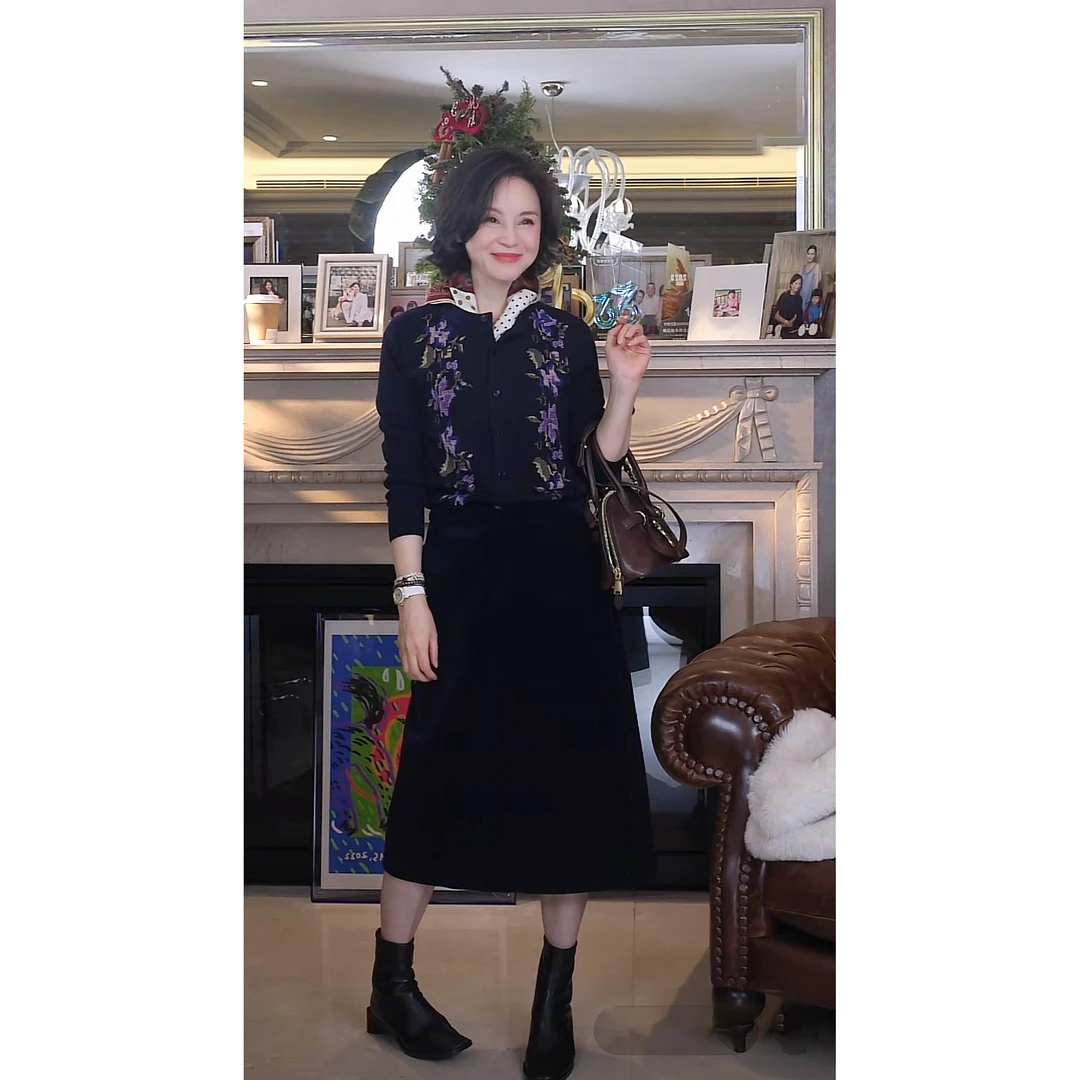 我是摩羯 蓝色鸢尾 100莱赛尔20w针十字绣14针机织秋冬针织开衫