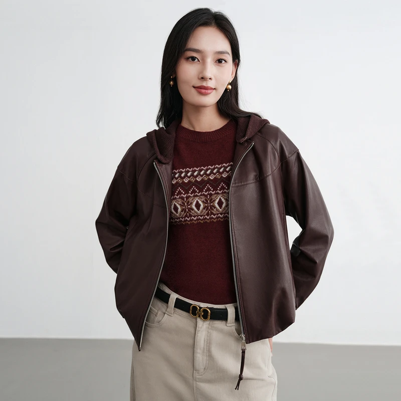 EP雅莹2025新款女装 绵羊皮短款可拆卸连帽短款皮衣外套P106A