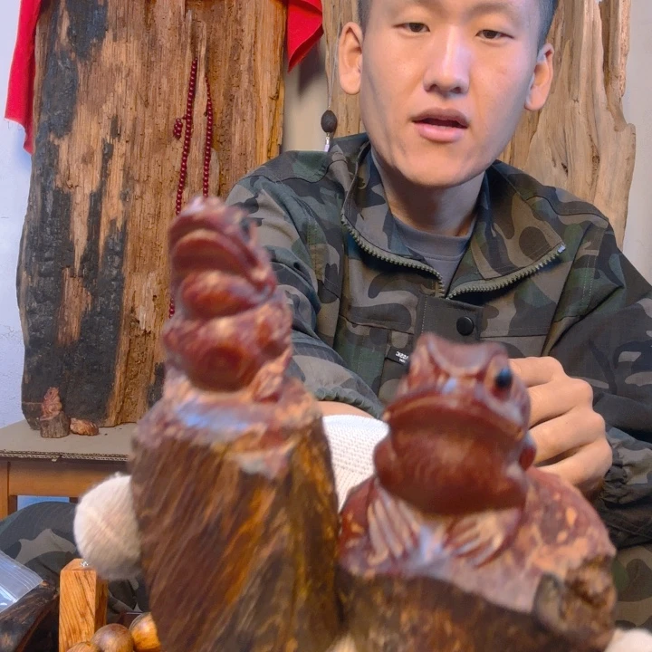 木质类金蟾竞拍品