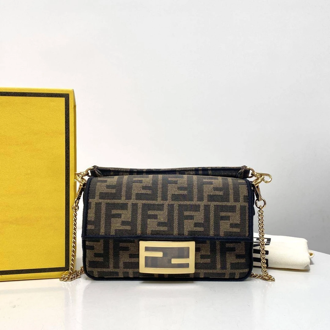 胖虎曼曼/芬迪/95新/公价0/箱包/斜挎包/312501090132