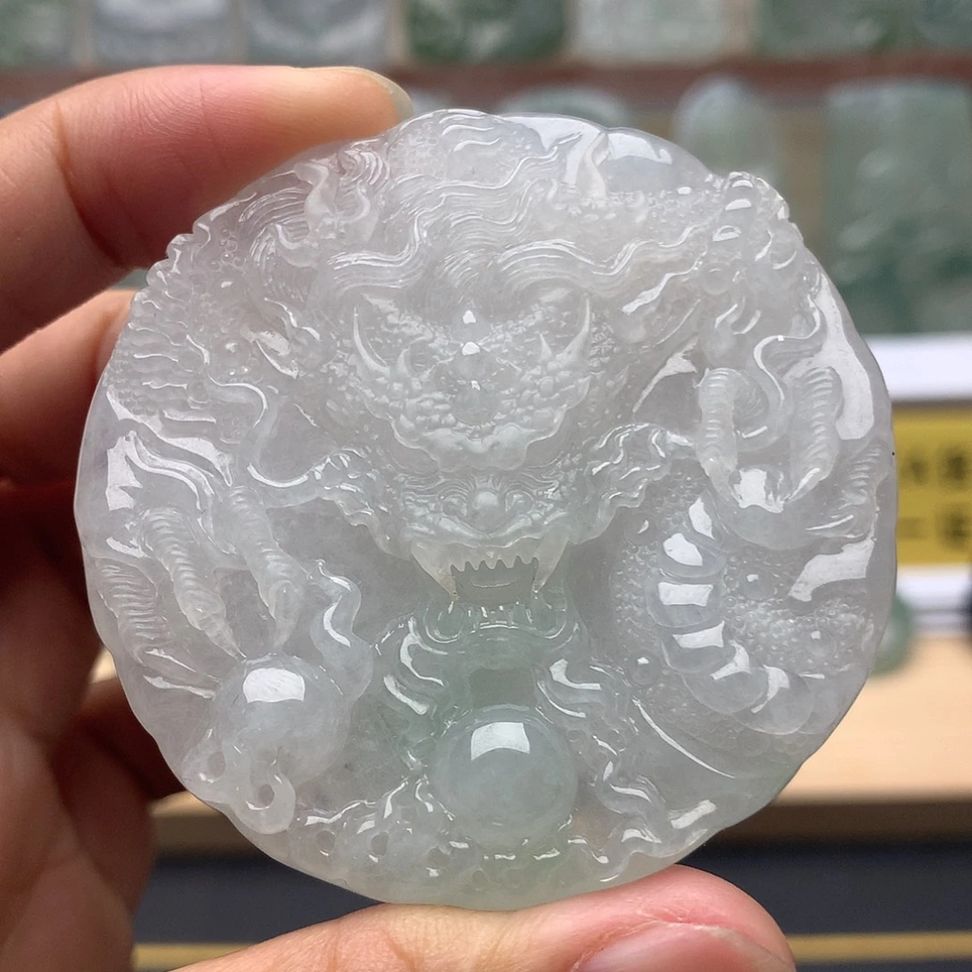 翡翠未镶嵌颈饰龙牌