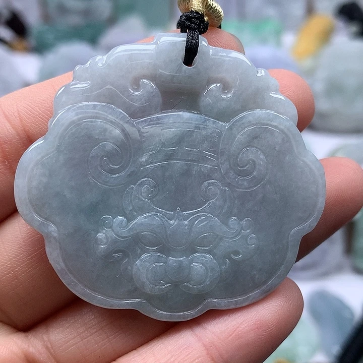 翡翠未镶嵌颈饰饕餮福利