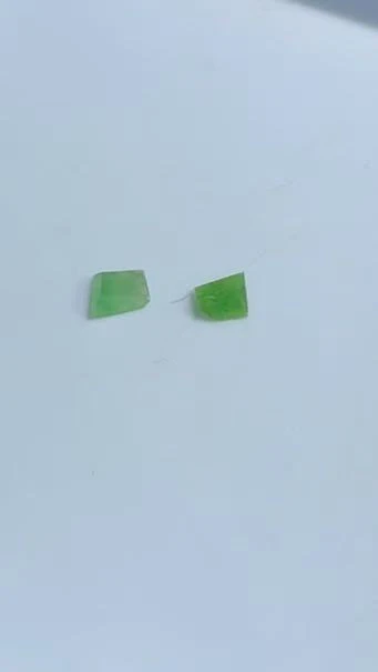 翡翠两个切割面5