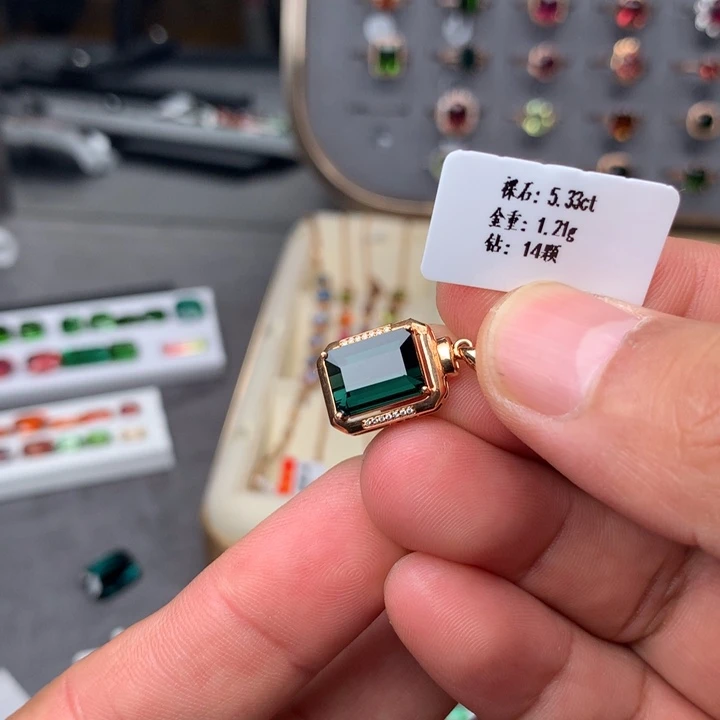 颈饰18K金镶嵌碧玺碧玺