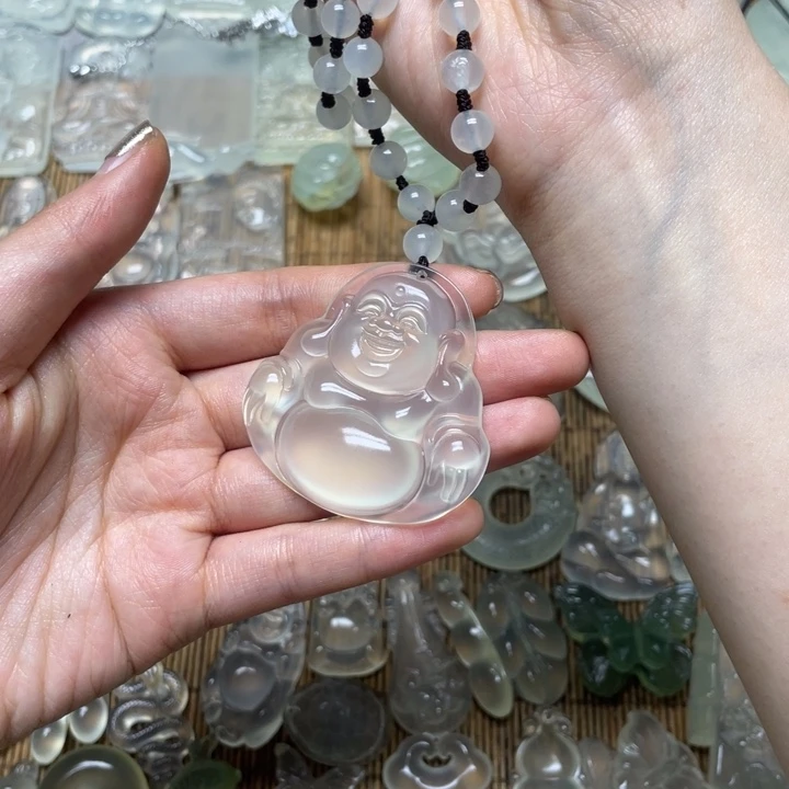 蛇纹石玉未镶嵌颈饰厚***福