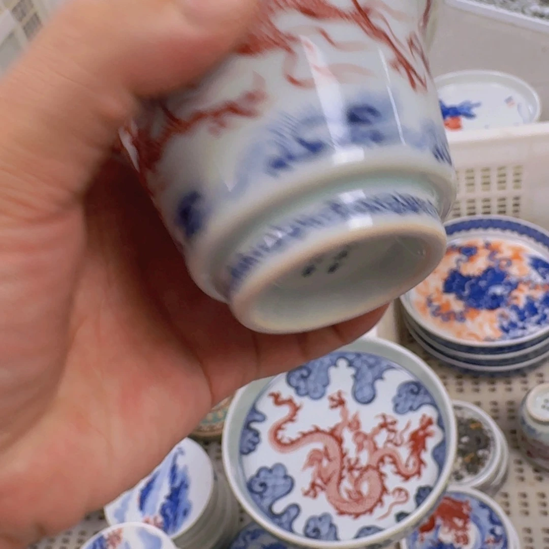 瓷片釉里红穿云龙二才马蹄盖碗