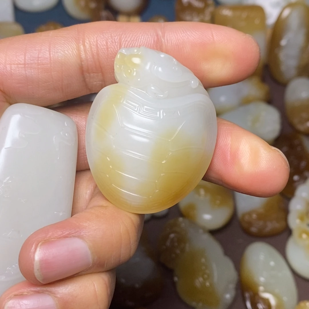 和田玉（糖玉）未镶嵌颈饰