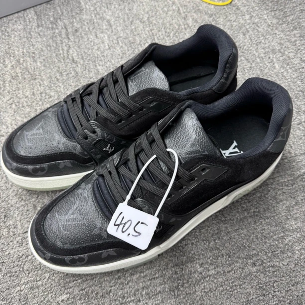 40.5码 99新 lvtrainer黑色老花 休闲鞋