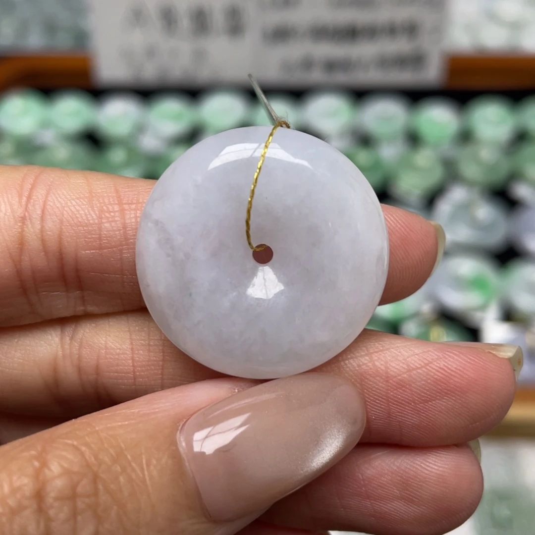 翡翠未镶嵌颈饰平安扣