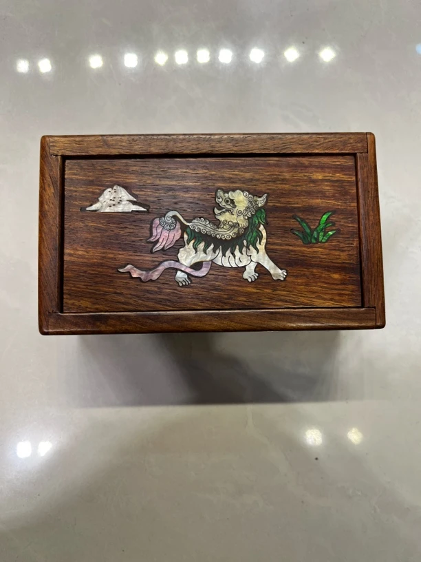 老物件花梨木螺钿镶嵌麒麟送福机关盒