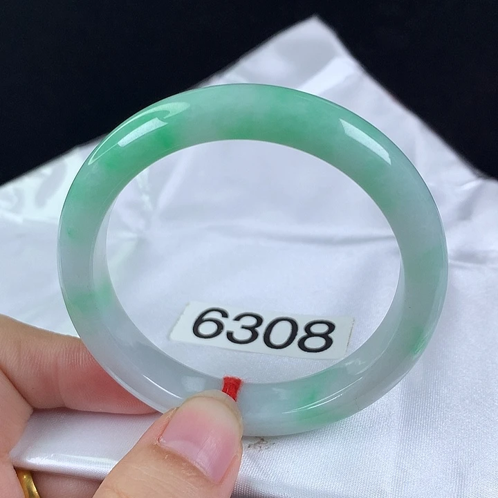 翡翠未镶嵌手镯51圈 甜绿半山水