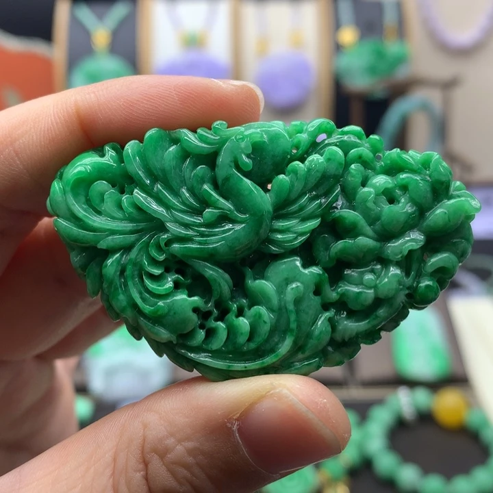 翡翠未镶嵌吊坠(赠链)