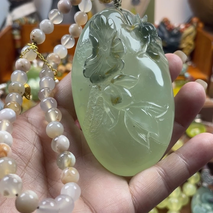 蛇纹石玉未镶嵌吊坠