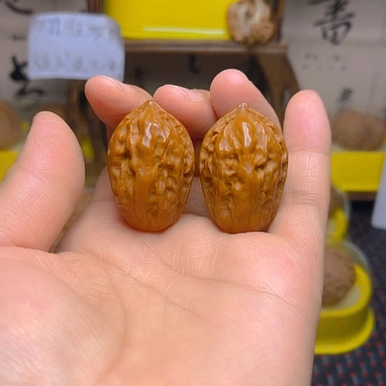 文玩核桃吊坠大秋