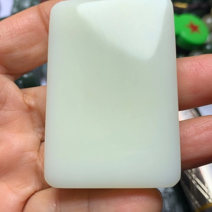 涓***涓和田玉未镶嵌颈饰