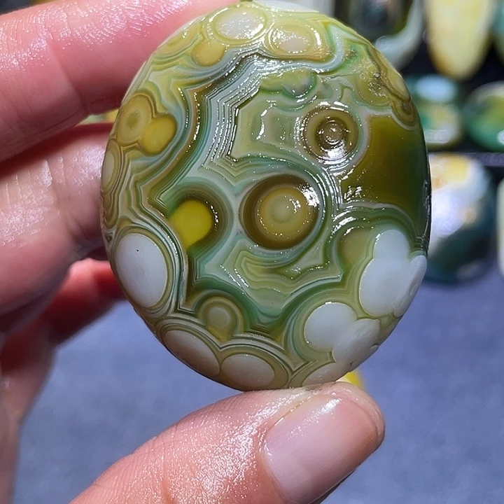 卢****玛瑙/玉髓未镶嵌珠宝奇石