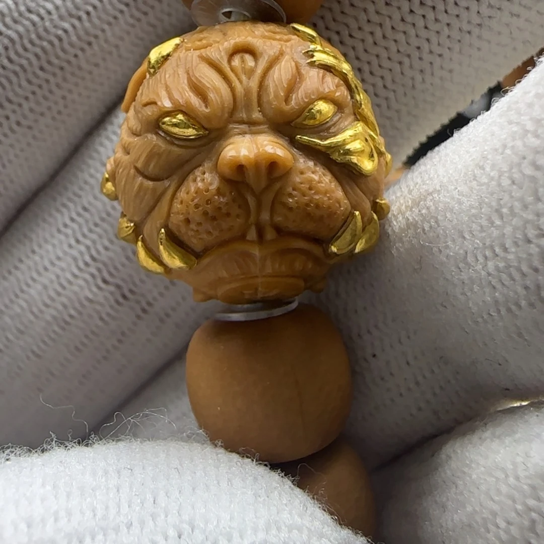 猴头核桃吊坠狗王镶嵌24k