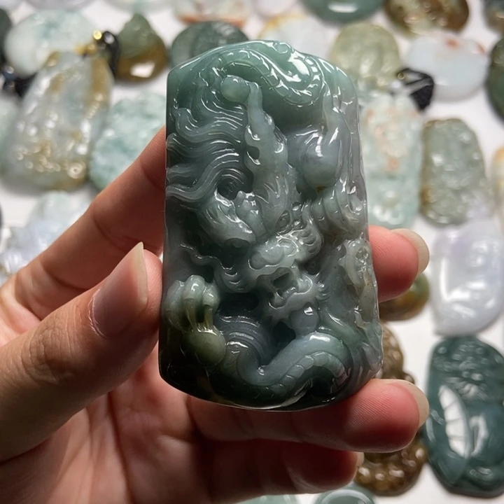 翡翠未镶嵌颈饰龙牌54
