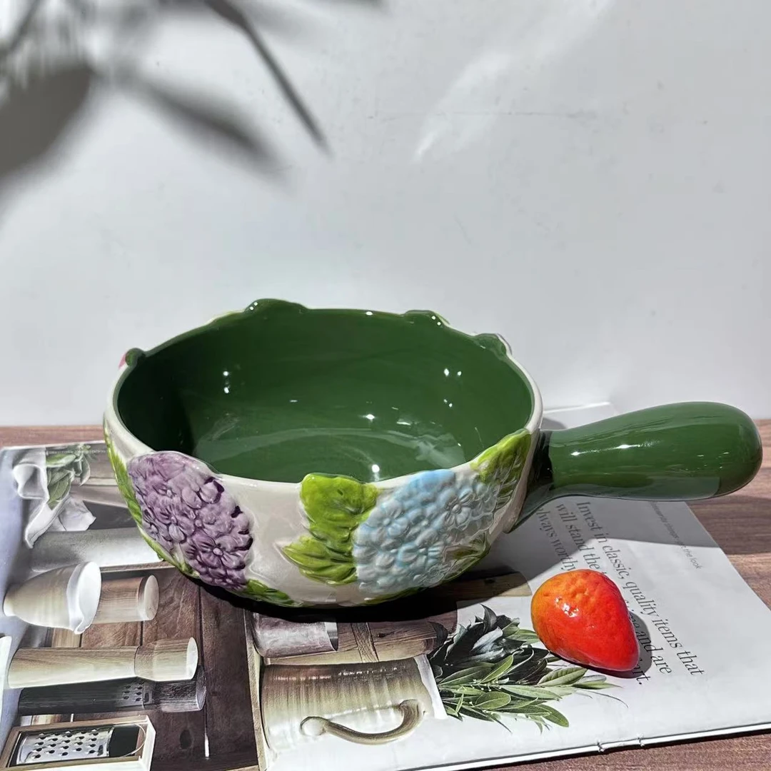 陶瓷绣球手把碗烤碗手绘浮雕手柄碗