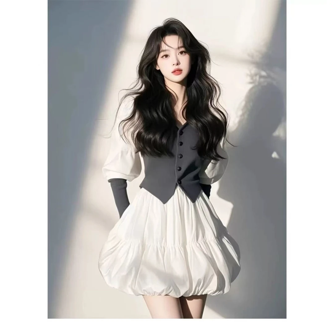 绝美假两件连衣裙撞色洋气拼接收腰千金感白色花苞短裙小个子显瘦