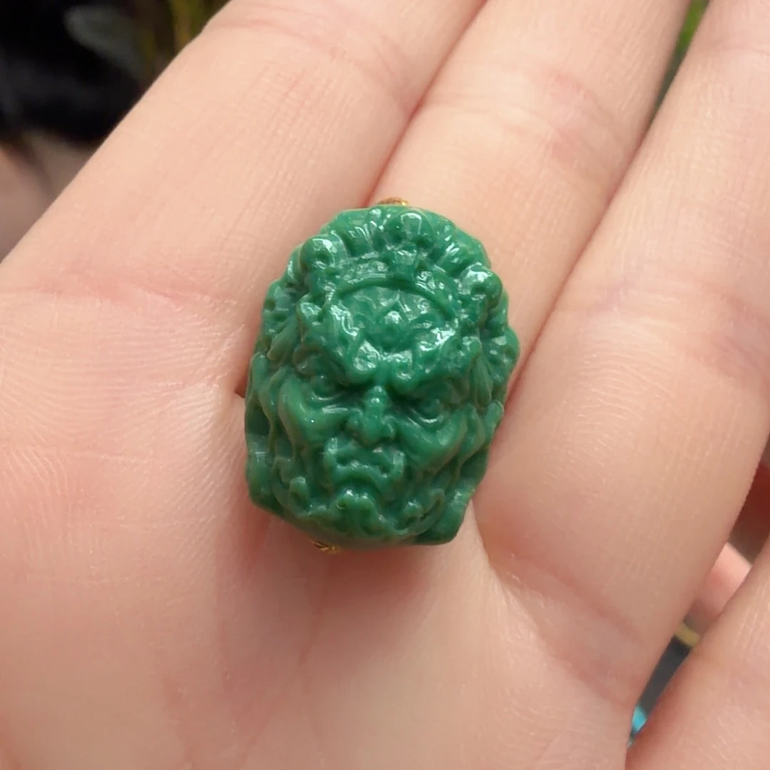 绿松石未镶嵌颈饰