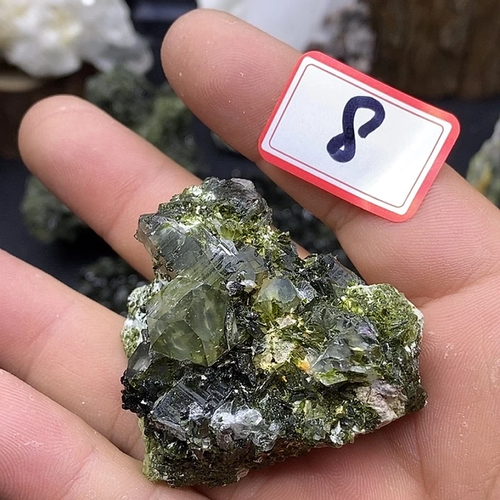 有机玻璃巴基斯坦绿莲石水晶共生8