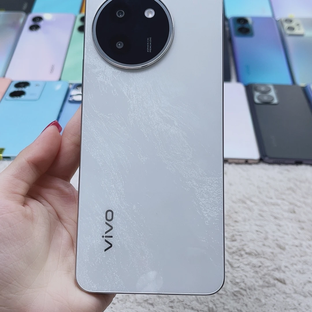 8新vivo y200i 白色 12+512 6000毫安电池