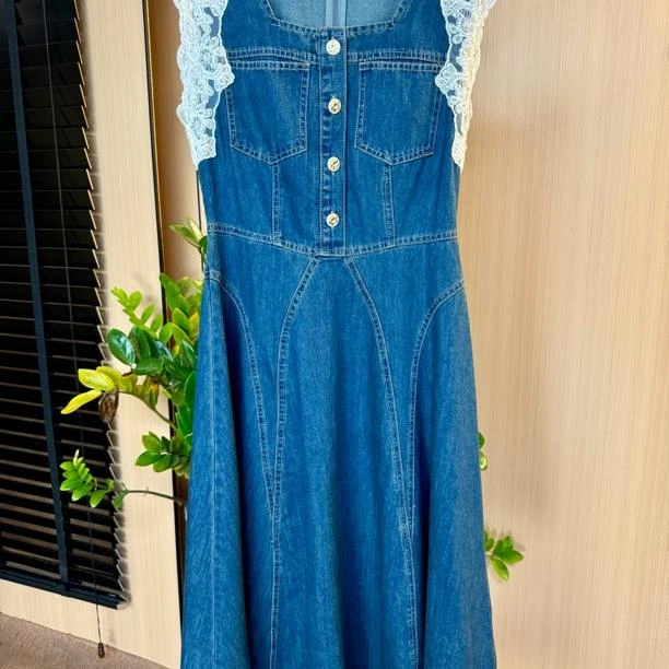 方领无袖蕾丝牛仔裙