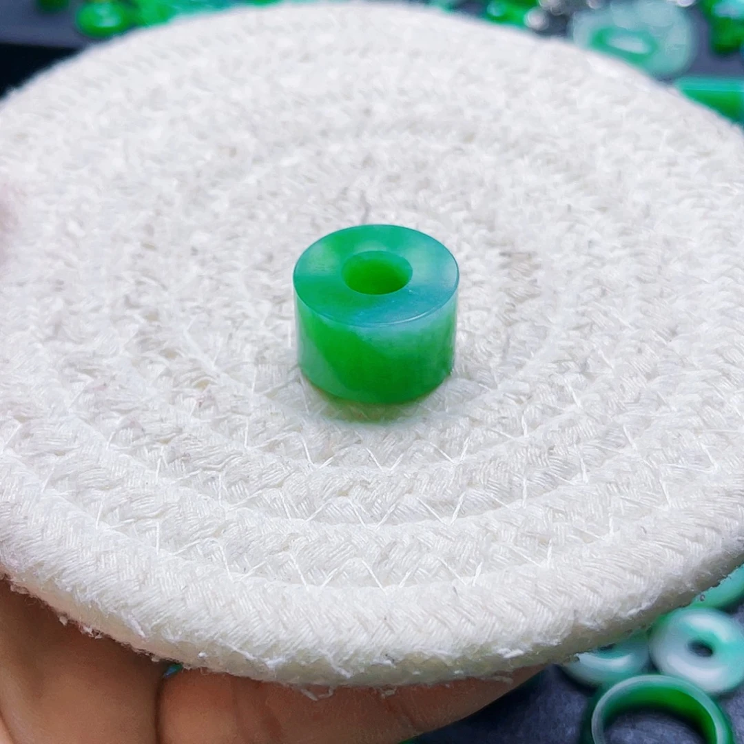 木***杉翡翠未镶嵌吊坠(不含链)