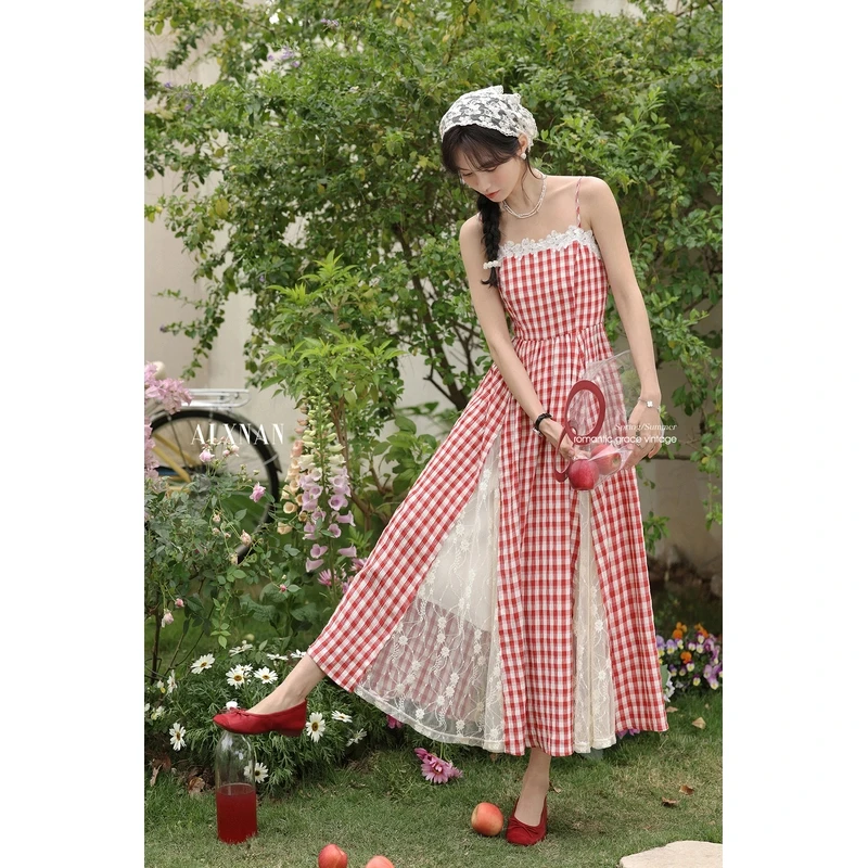 鹿向南「爱丽丝梦境」显瘦法式吊带连衣裙女新款春季收腰裙子L53525