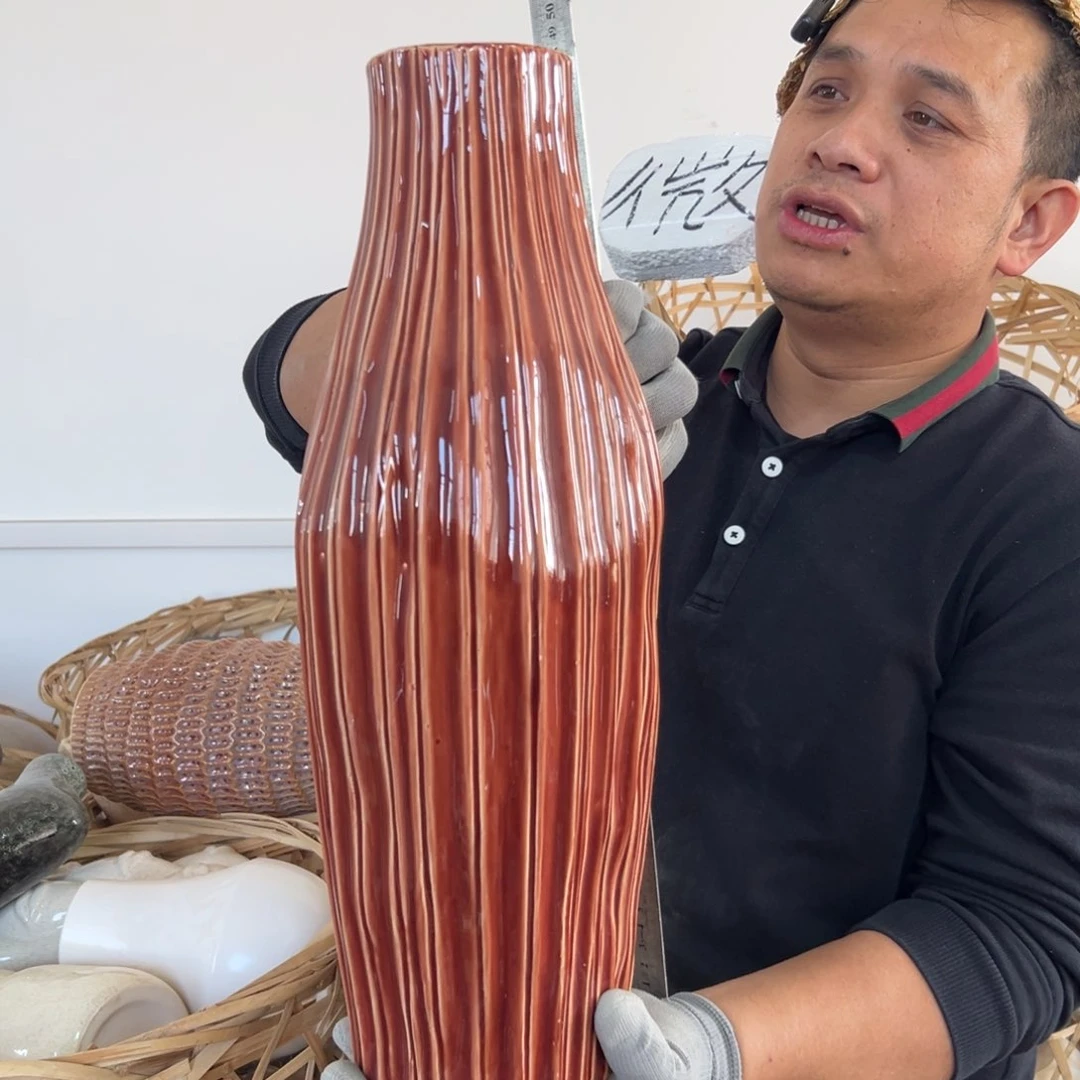 摆件124 号高中低温陶瓷瓶（部分微瑕）