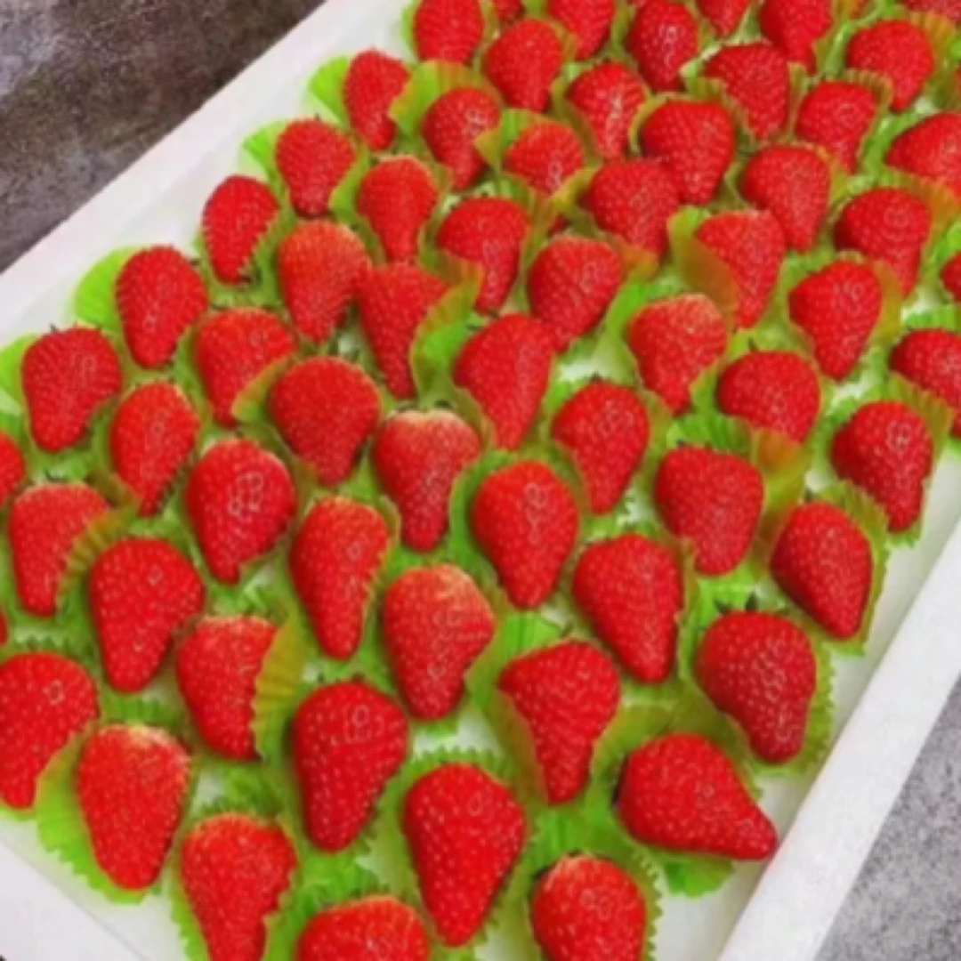 丹东久久大板草莓  （50到60枚果子）约3斤