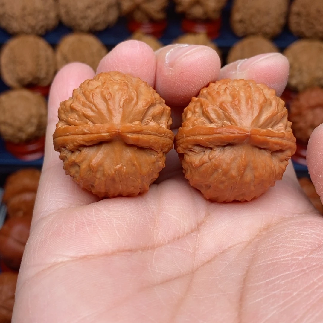 把件文玩核桃手捻野生荔枝纹