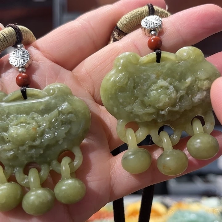 岫玉未镶嵌毛衣链