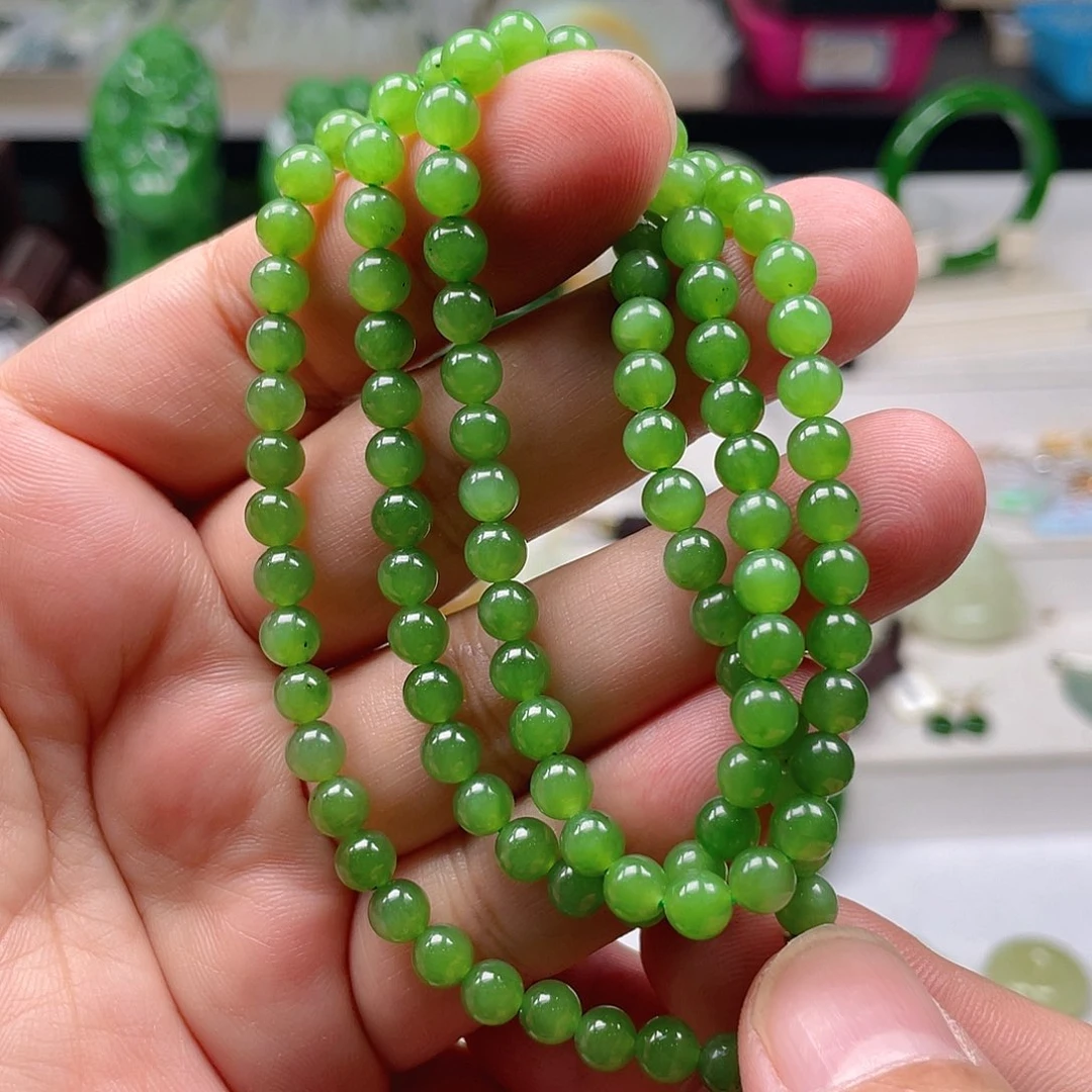 颈饰未镶嵌和田玉（碧玉）