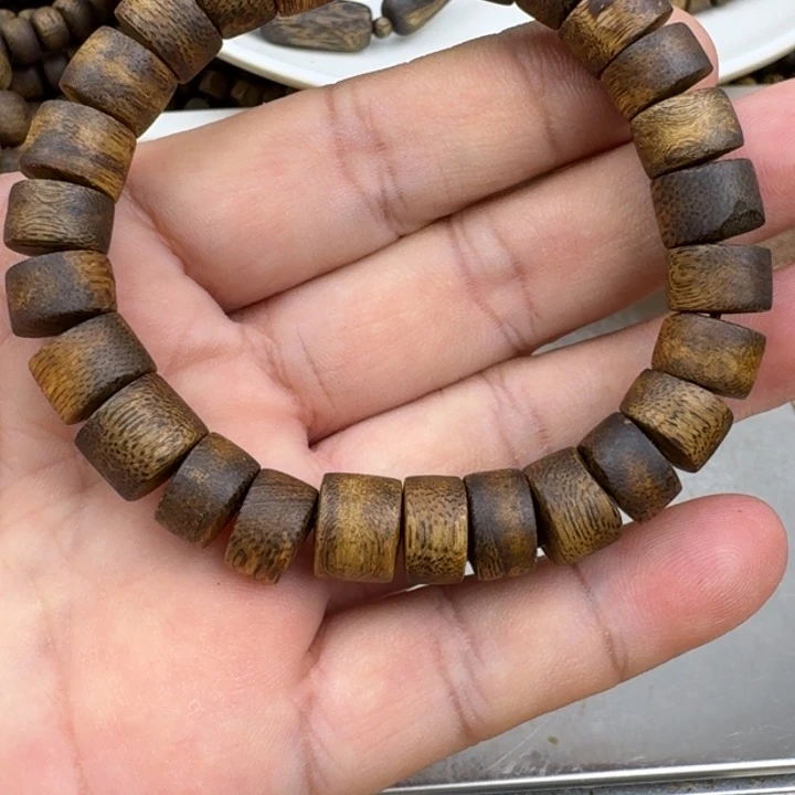 路***甲沉香手串乌身手串9克加