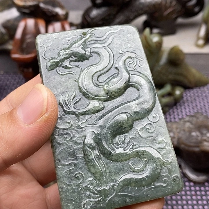 未镶嵌蛇纹石玉颈饰