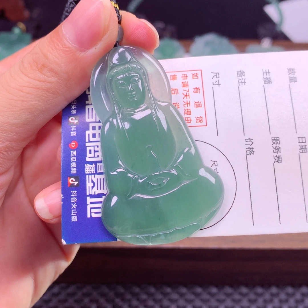 颈饰未镶嵌翡翠个**霸翡翠