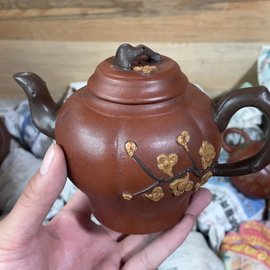 茶壶紫砂老厂紫砂壶一件。