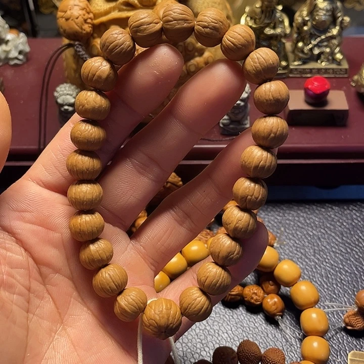 困***羊猴头核桃素核手串